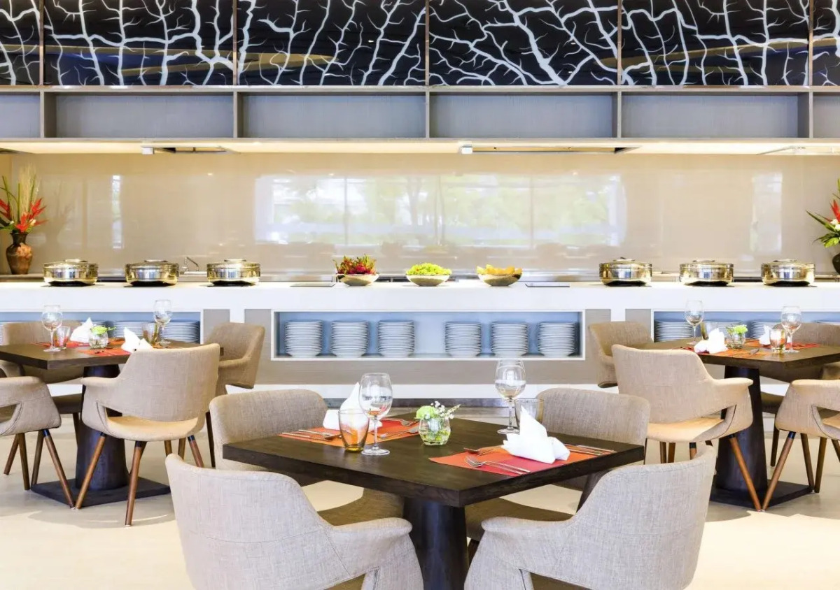 Novotel Phuket City Phokeethra Hotel