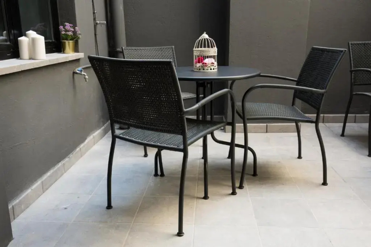 Airhostel Barcelona Airport 24h