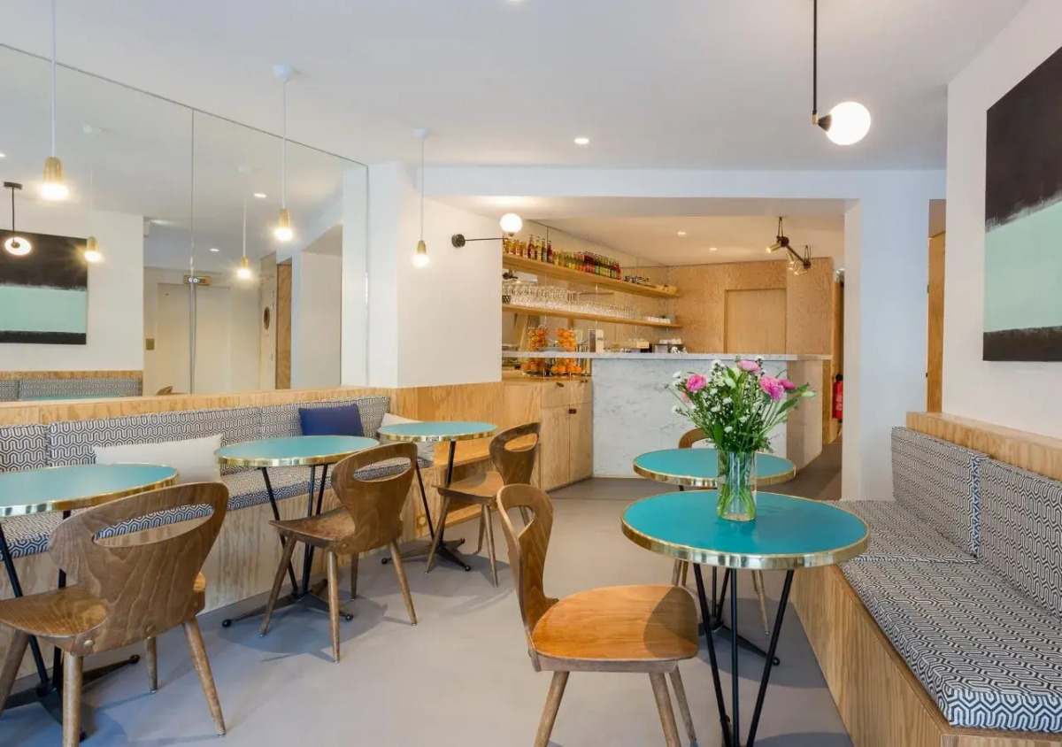 Отель Montholon Paris