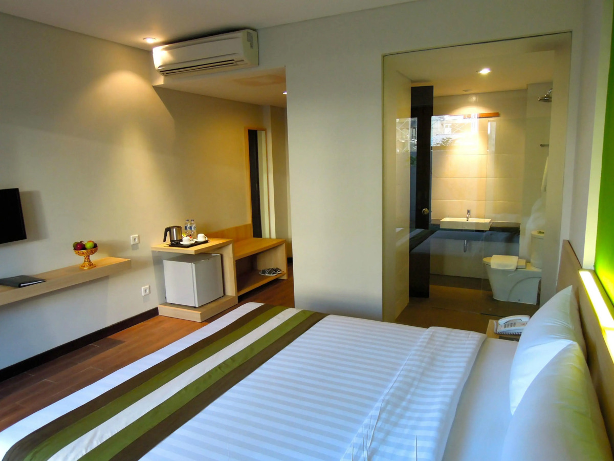 Отель Grand Whiz Nusa Dua