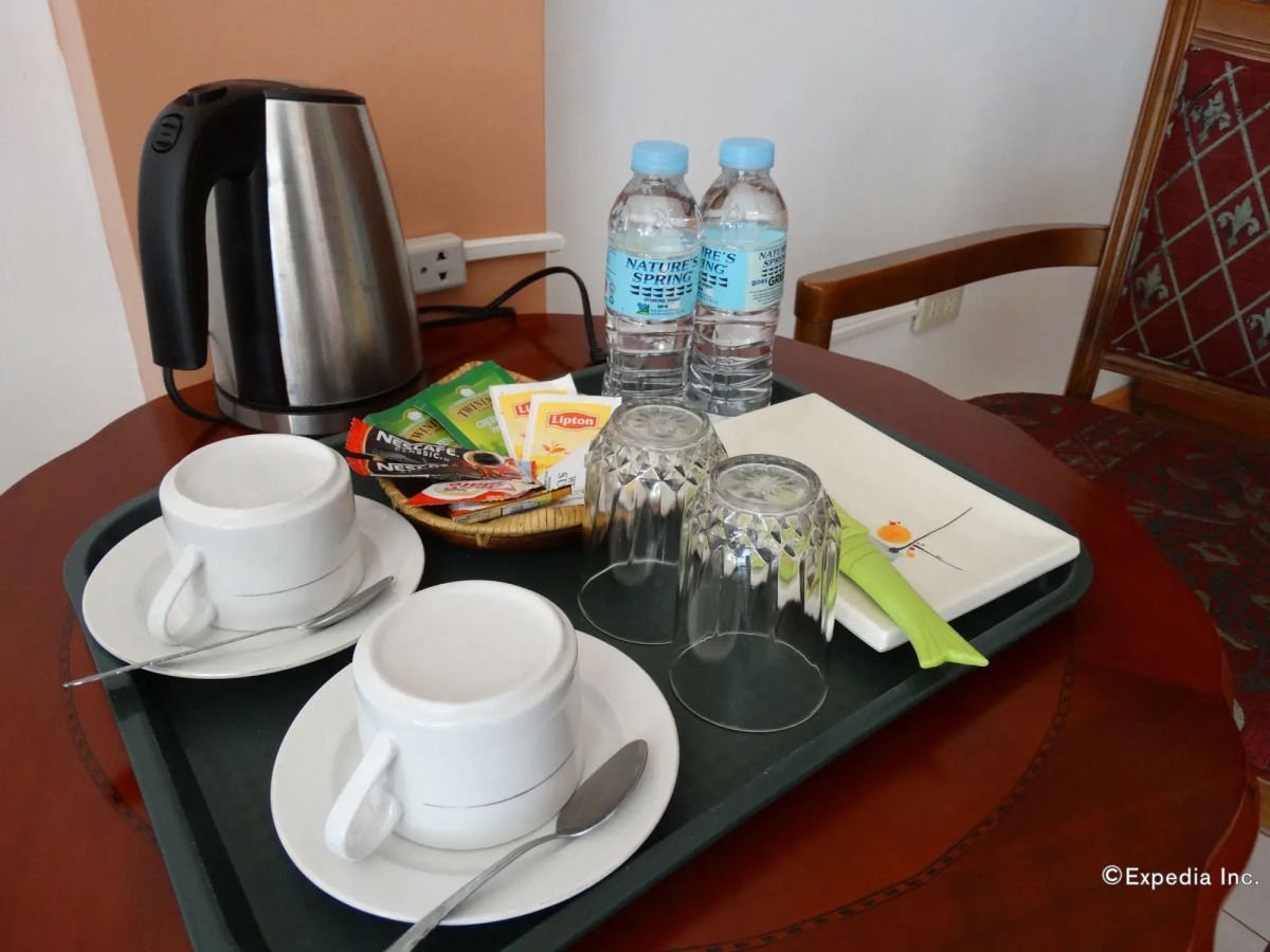 Anda White Beach Resort