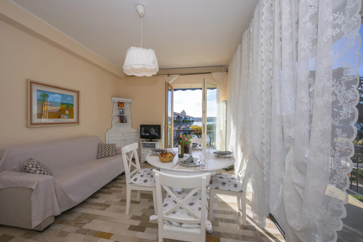 Rossella on the lake with fantastic view