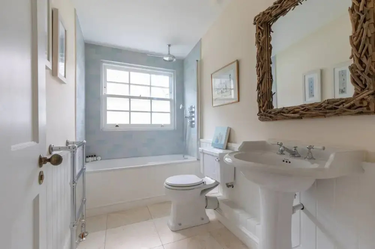 Portland Road X by Onefinestay