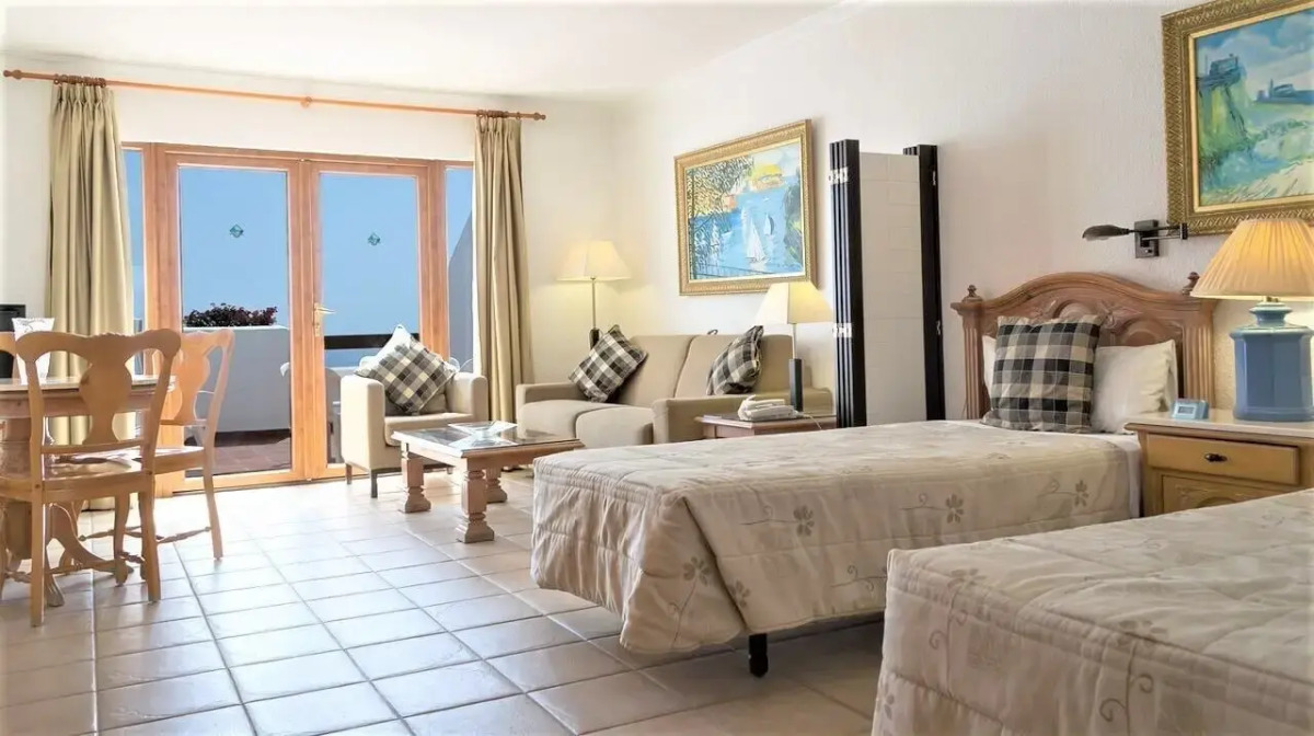 Beverly Hills Suites - Excel Hotels & Resorts