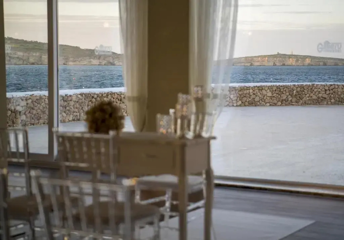 Gillieru Harbour Hotel