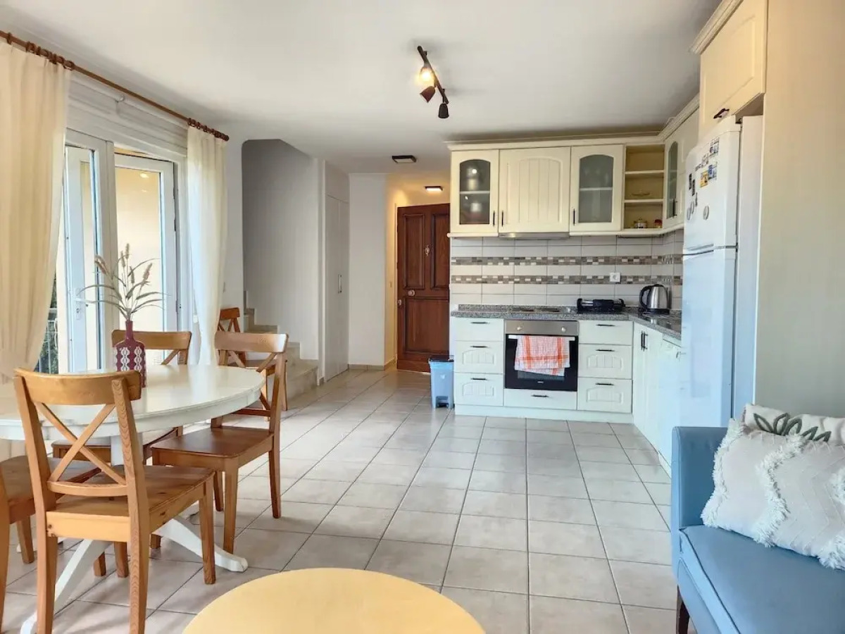 Terrace Life Palm Apart