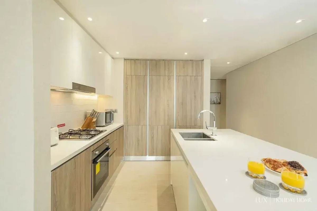 LUX Contemporary Suite View 7