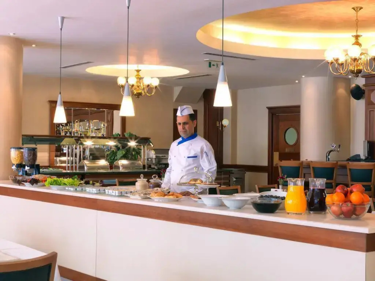 Taksim Metropark Hotel