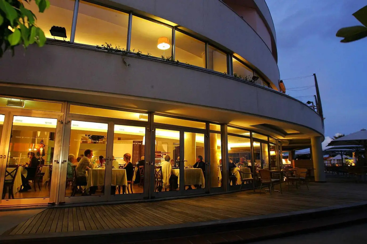 Отель Royal Savoy