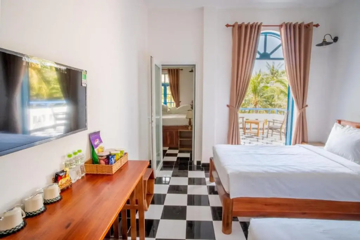 Vida Loca Resort & Sunset Beach