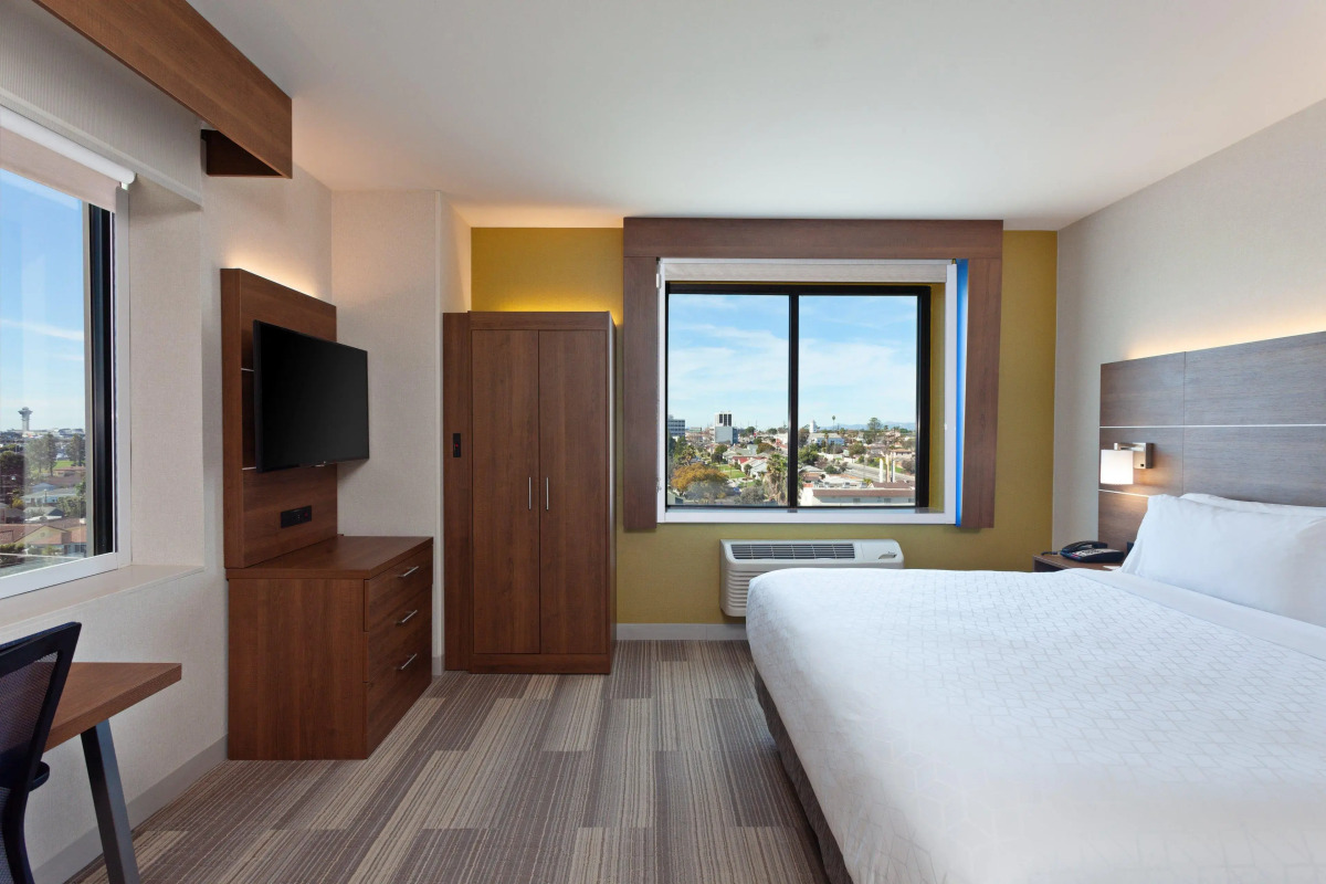 Holiday Inn Express Los Angeles Airport by IHG