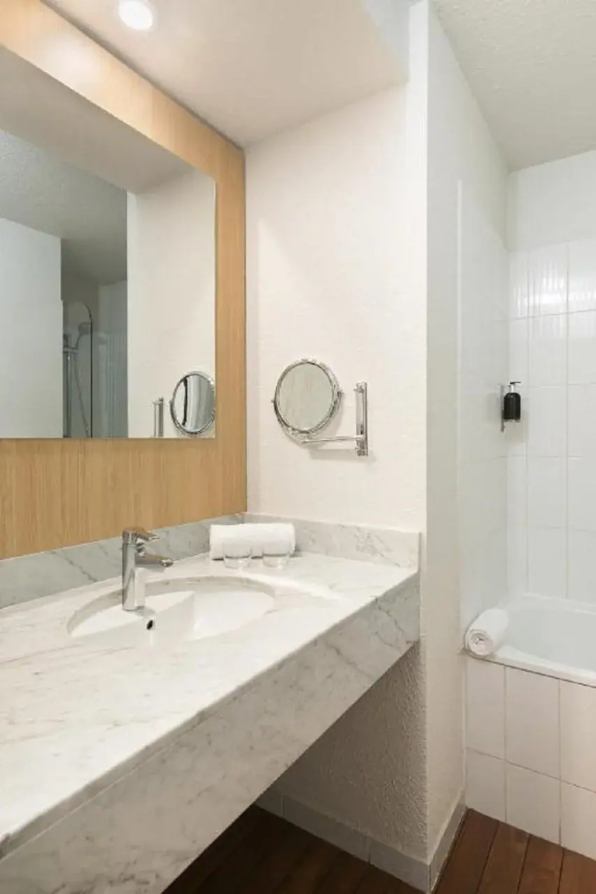 Hotel Innes by HappyCulture