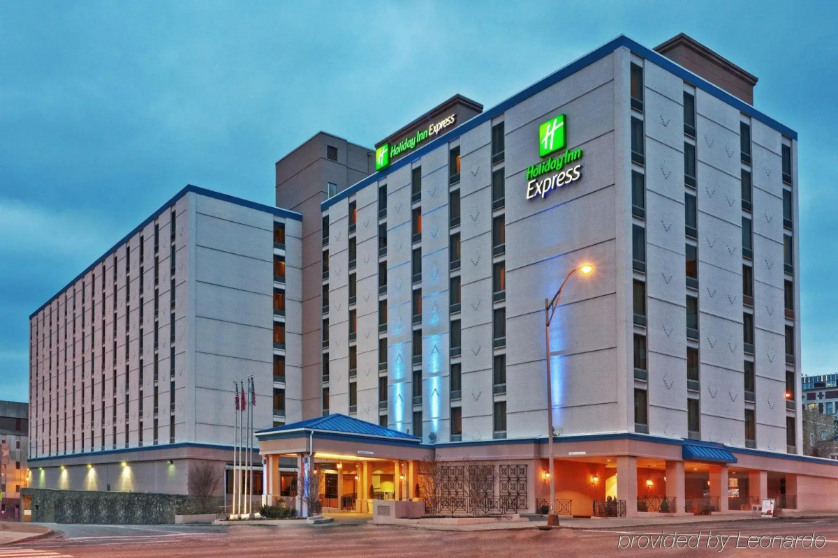 Holiday Inn Express Nashville Downtown - Broadway by IHG