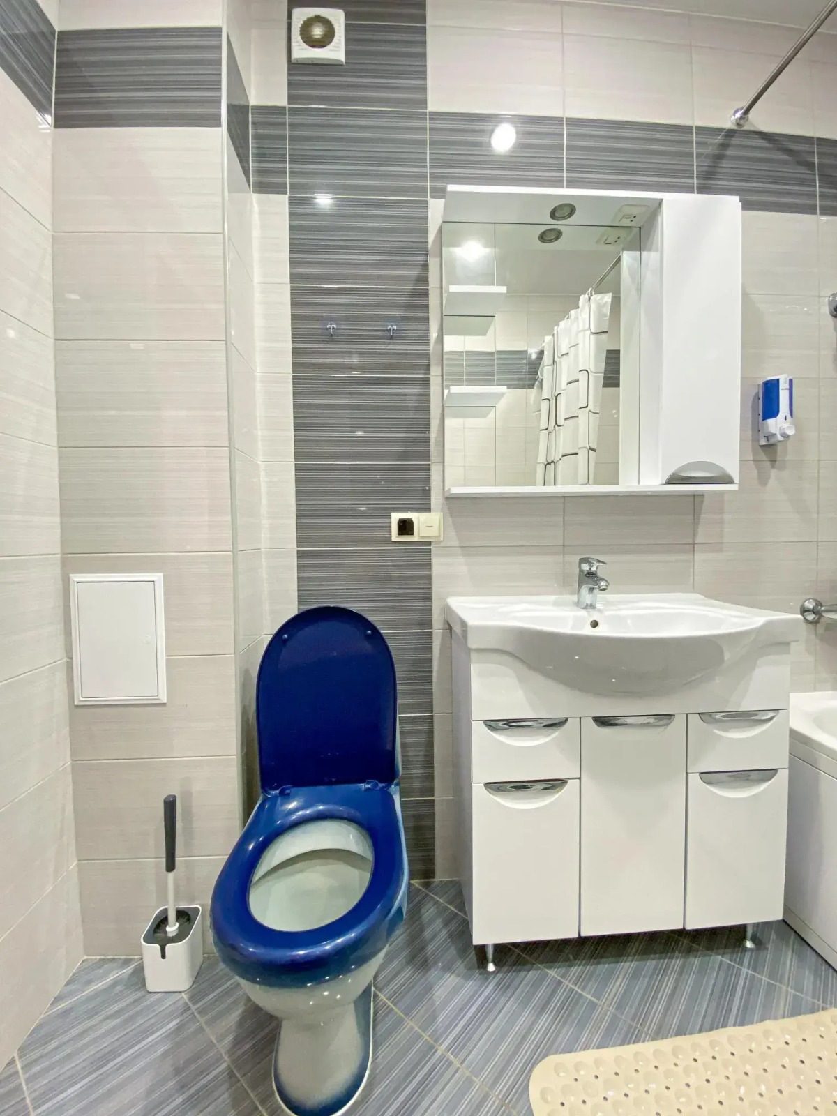 Апартаменты  на улице 1-й Школьный проезд 12