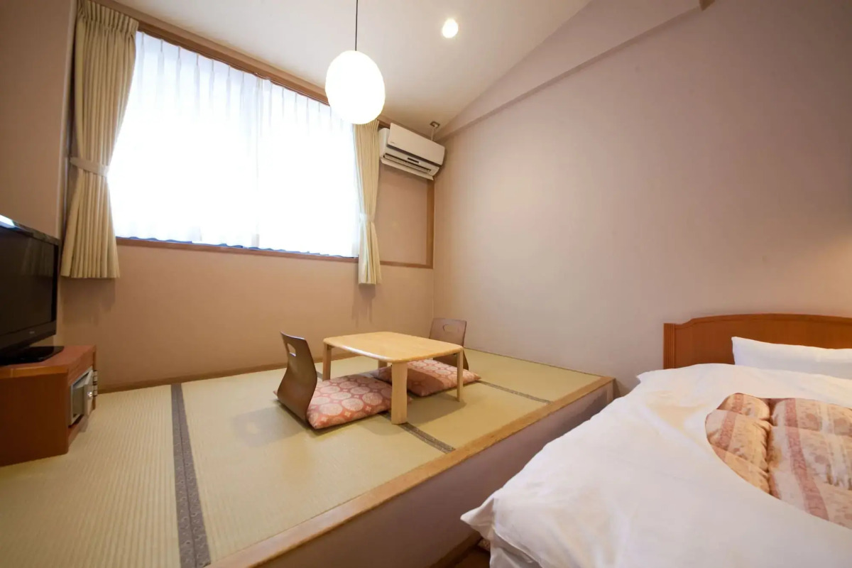 Yufuin Yawaraginosato Yadoya