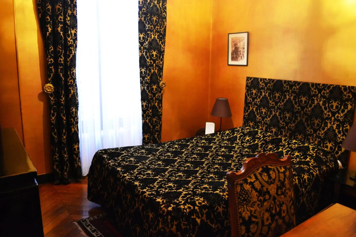 Standing Hotel Suites