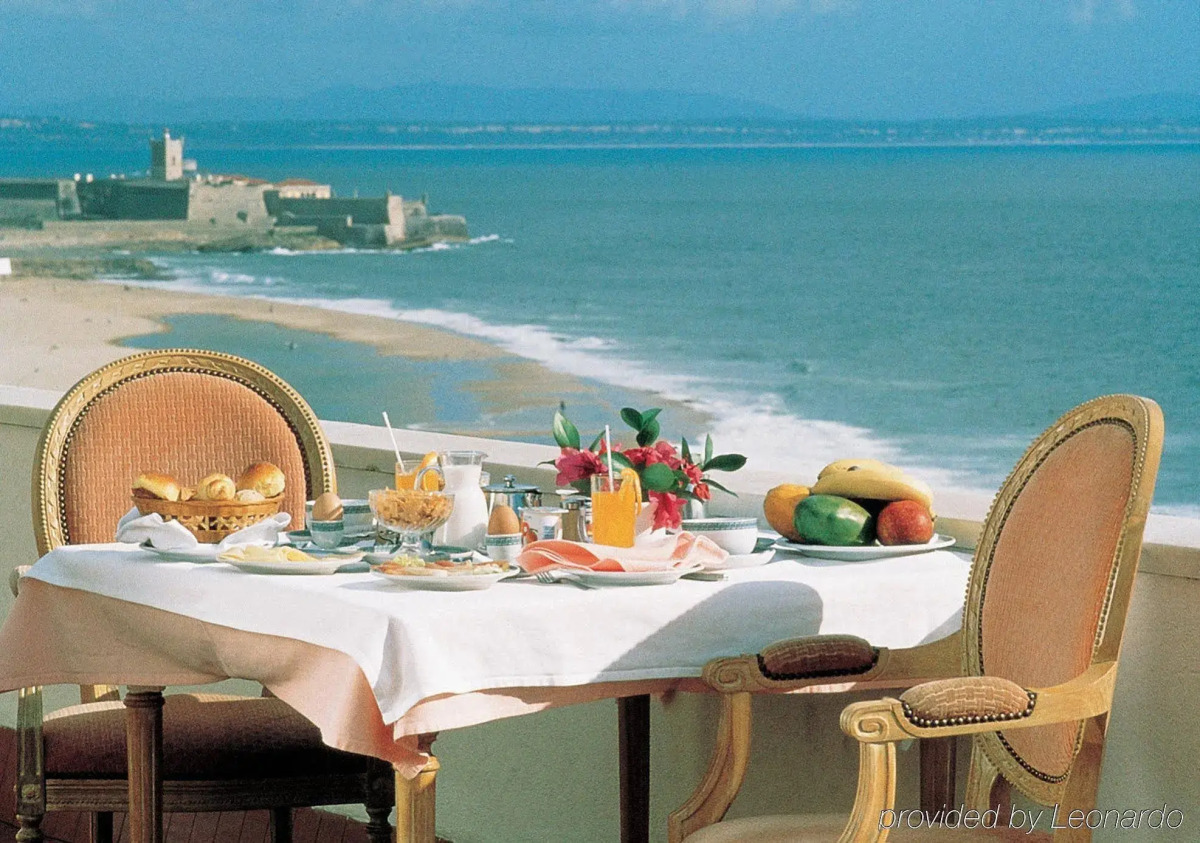 Carcavelos Beach Hotel