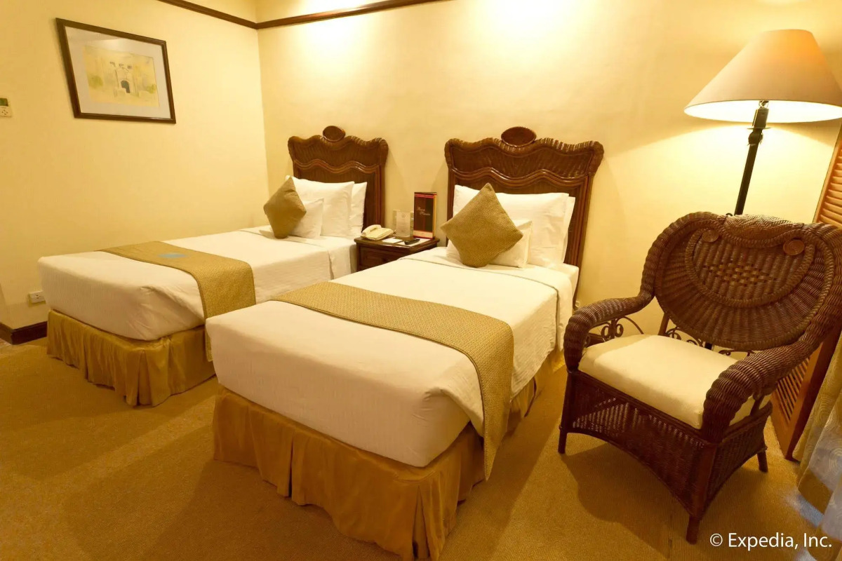 Waterfront Airport Hotel & Casino