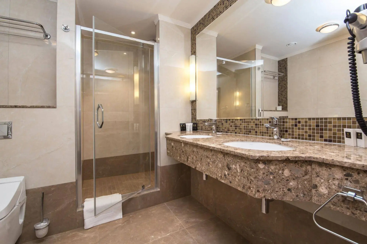 Merchant's Crown Suites and Spa