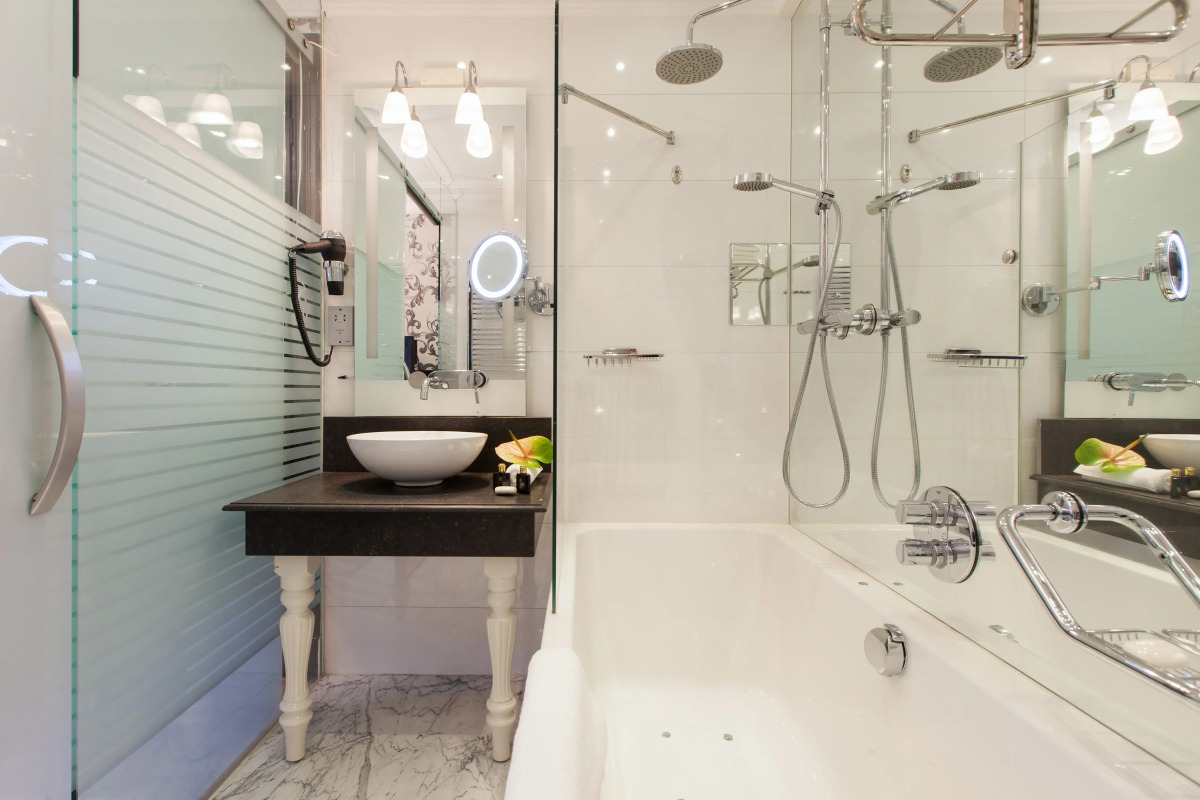 The Amsterdam Canal Hotel