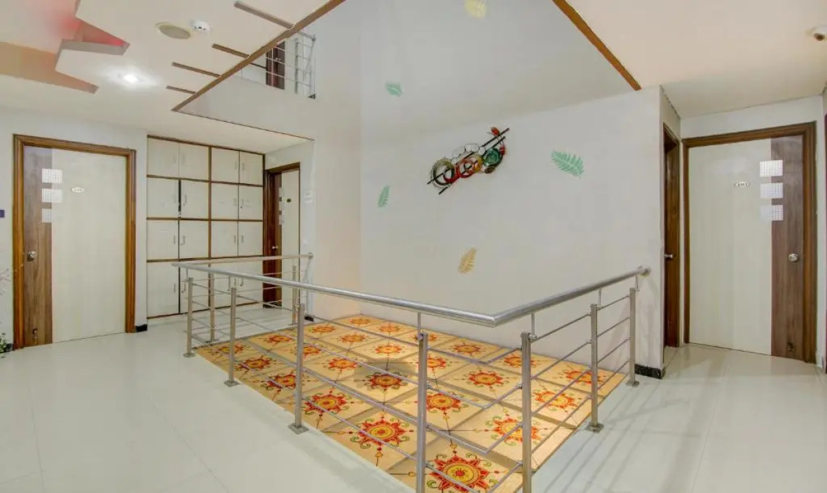 Treebo Rockwell Plaza