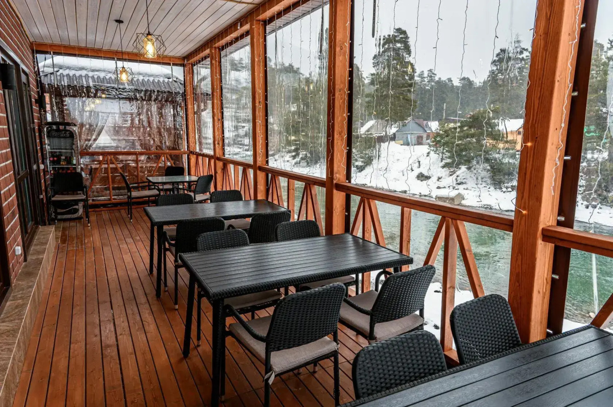 River & House (Ривер Хаус)