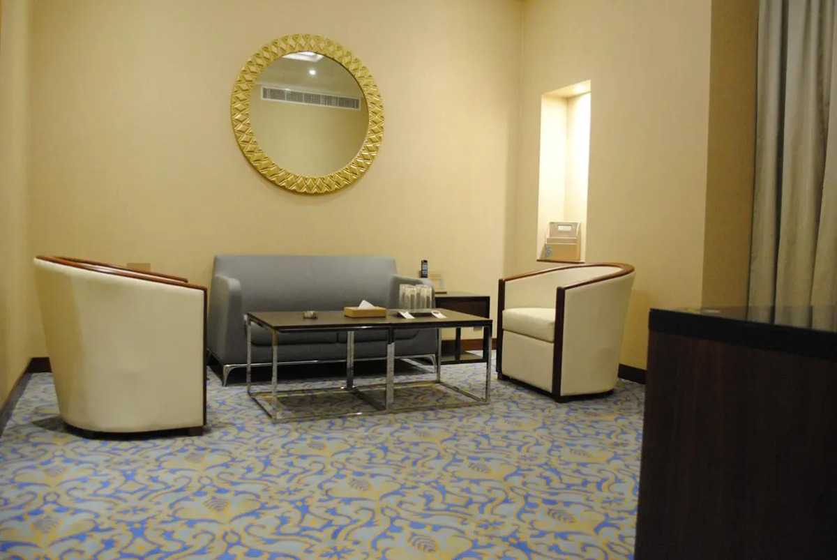 Raviz Center Point Hotel