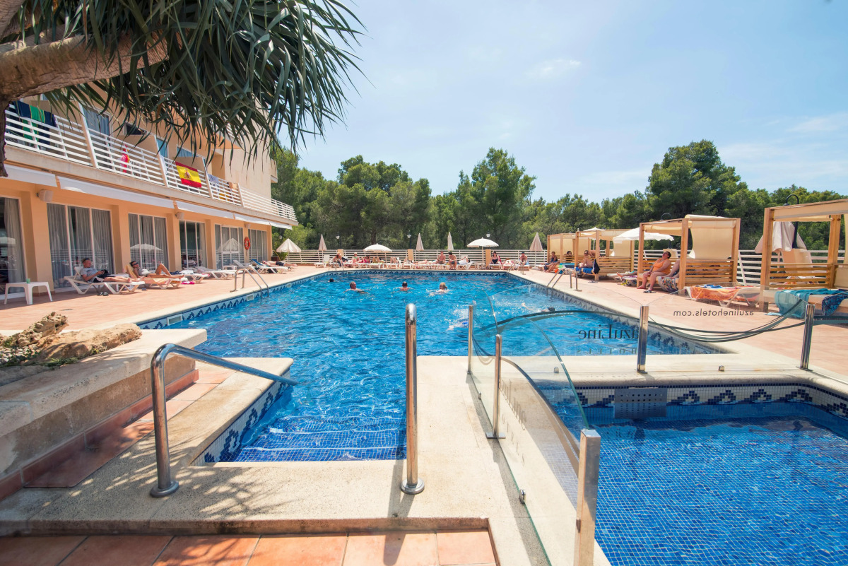 Azuline Hotel Bahamas y Bahamas II