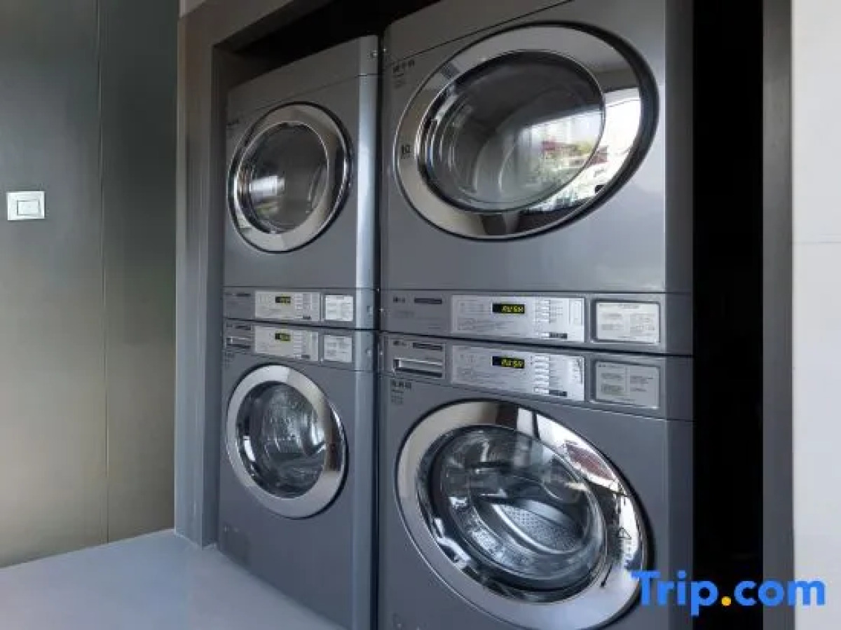 Guangzhou Pazhou Exhibition Guangzhou Tower Metro Station Light Hotel