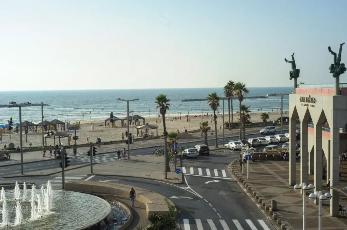 Liber Seashore Suites