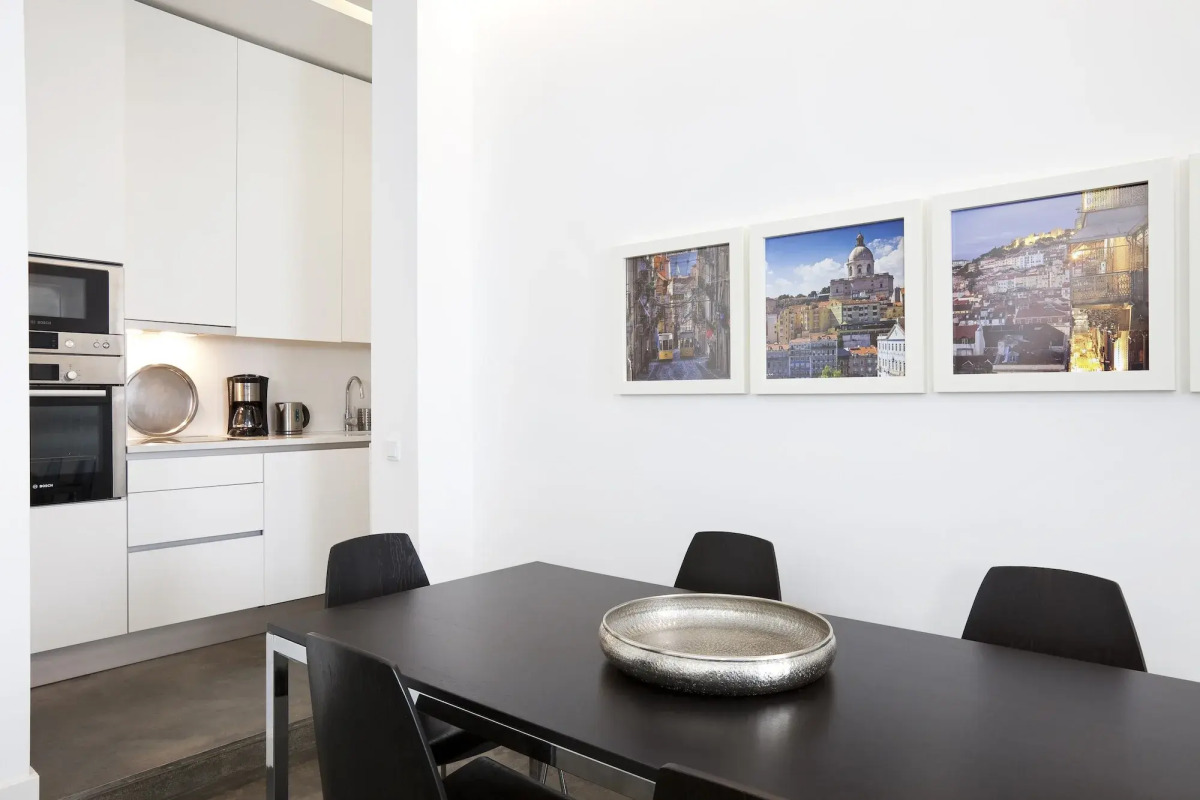 Hello Lisbon Santa Apolónia