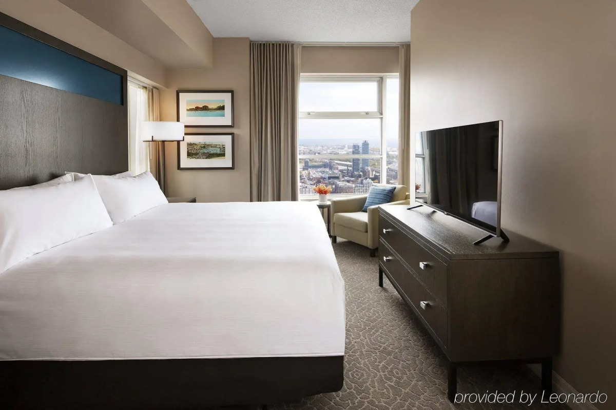 One King West Hotel & Residence