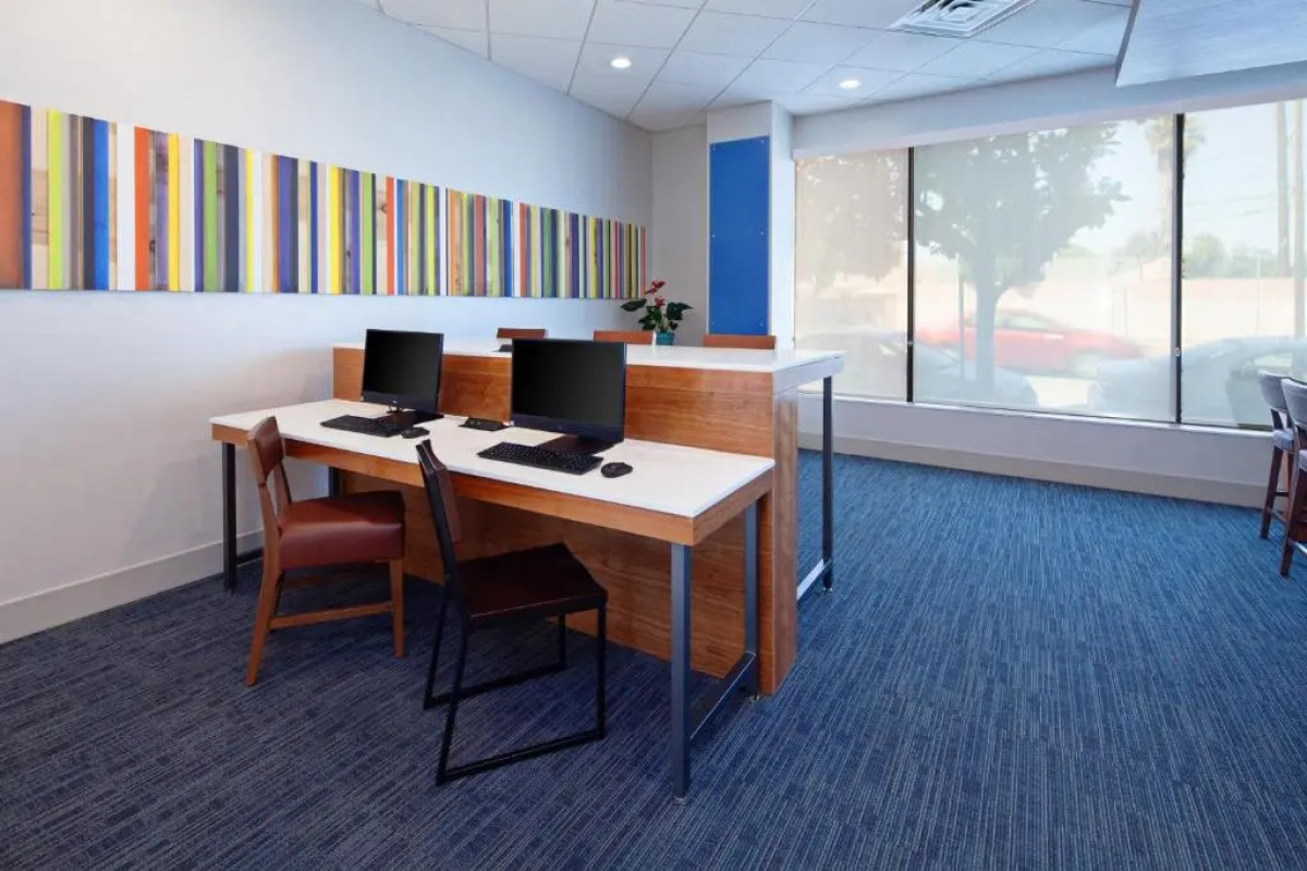 Holiday Inn Express Los Angeles Airport by IHG