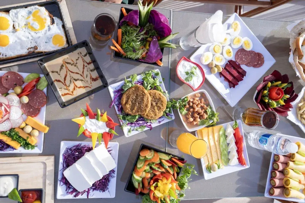 King of Pharaohs Pyramids View