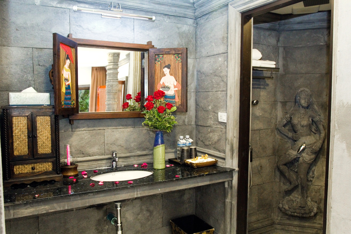 White House Beach Resort And Spa