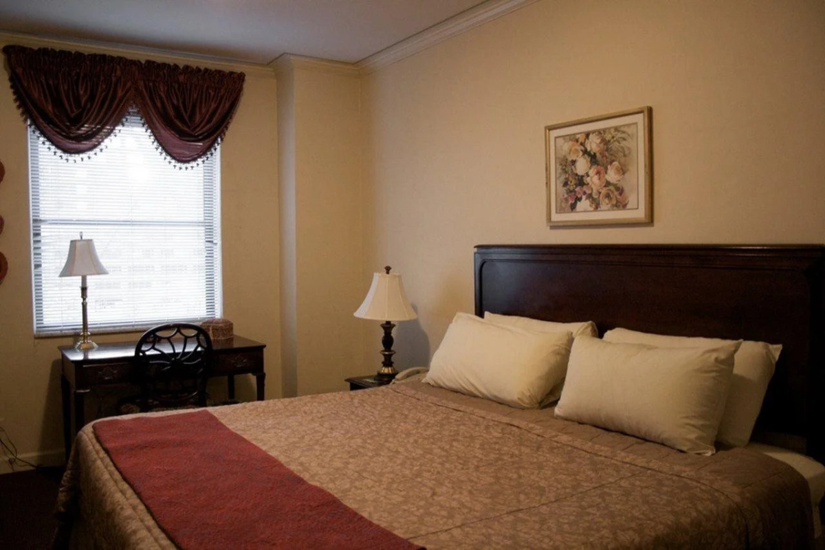 Tremont Hotel by SB at Chicago Magnificent Mile