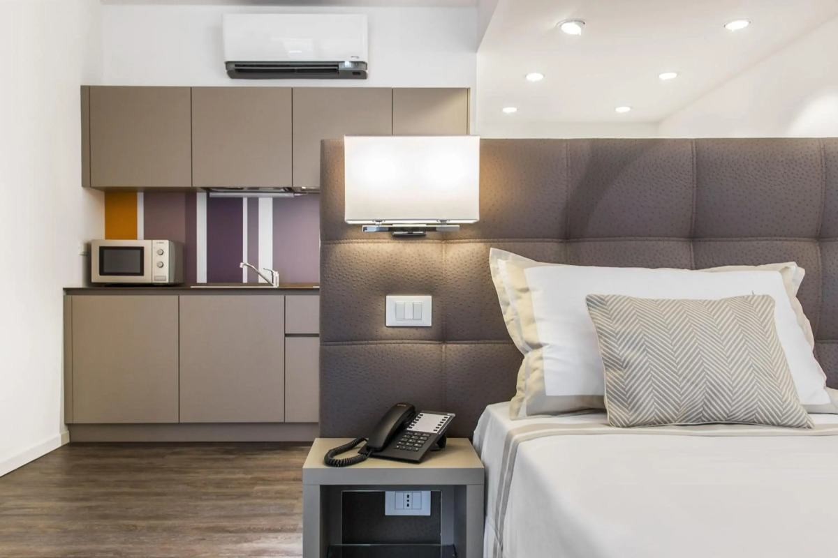 Отель Studio Inn Centrale & Milano Urban Padel