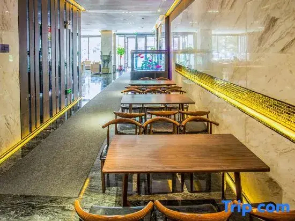 Zmax Hotel·Harbin Bingxue Big World