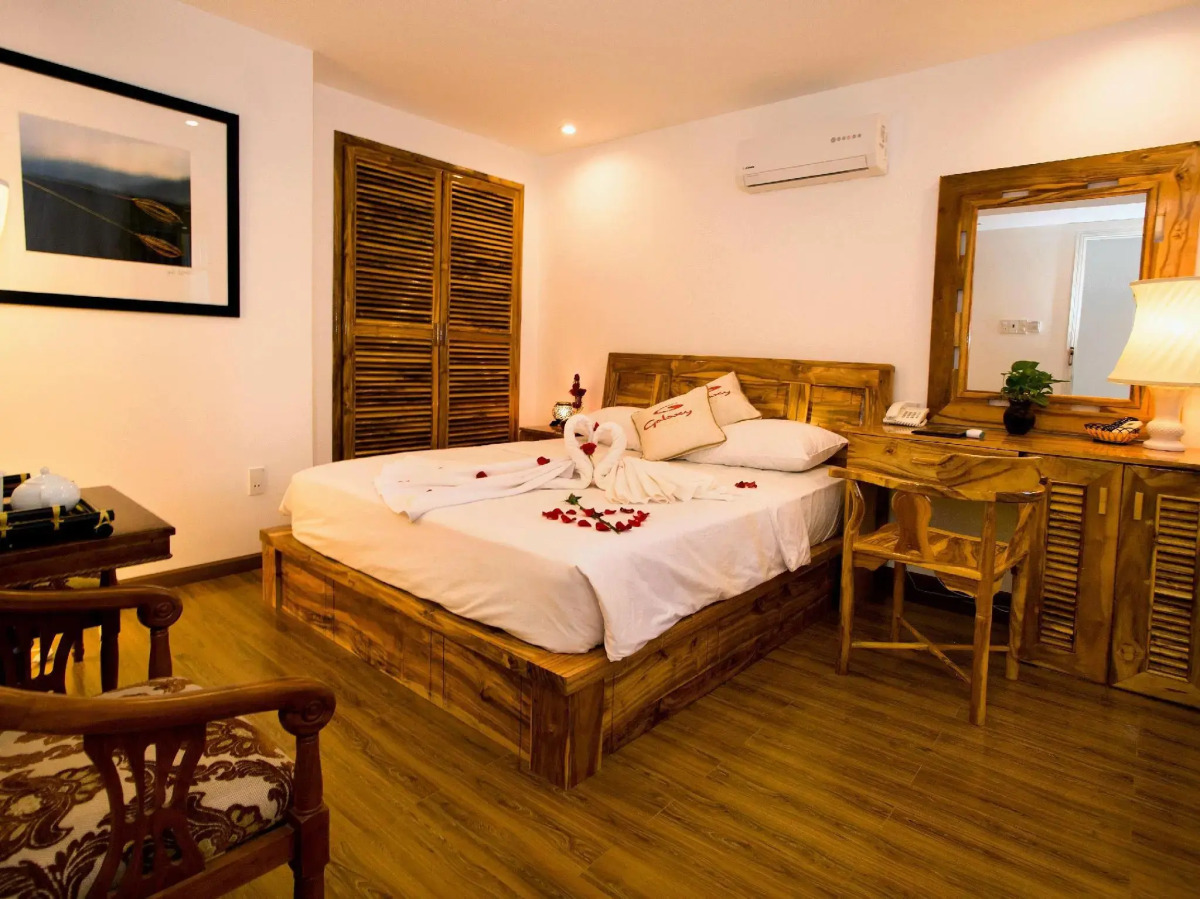 Rex Hotel and Apartment