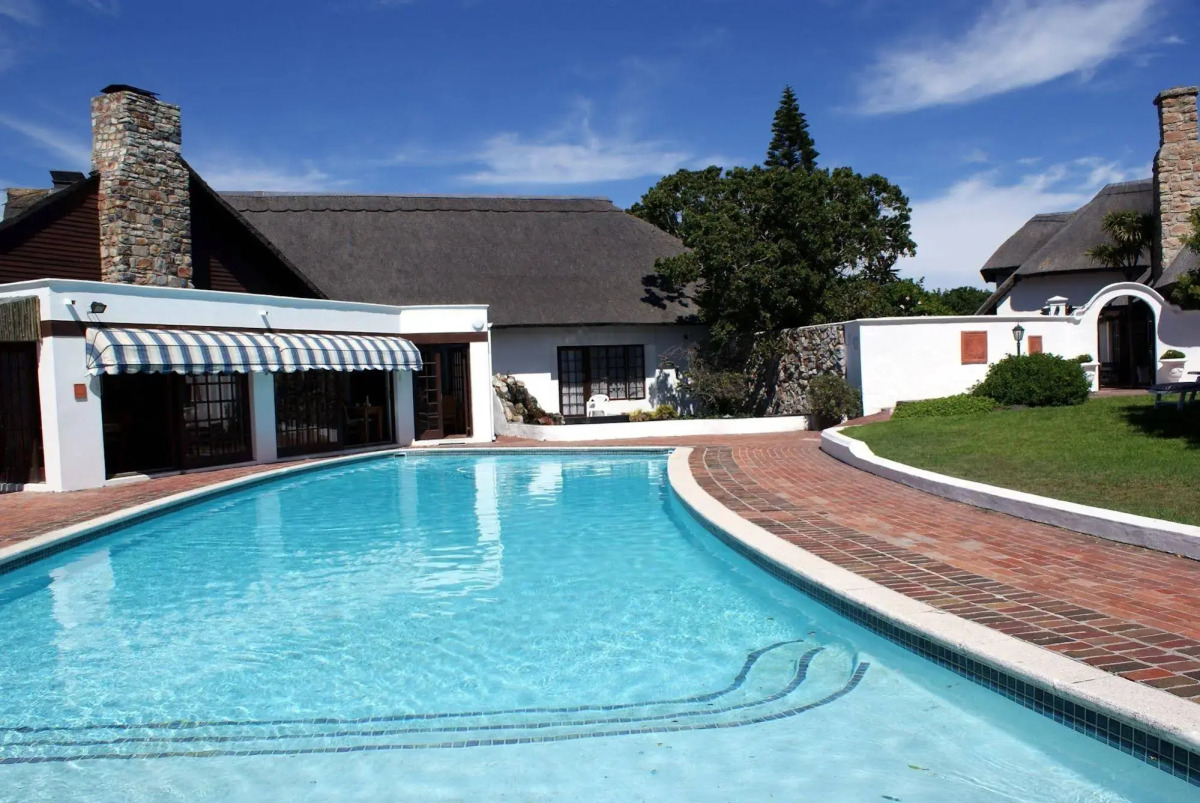 Whale Rock Luxury Lodge