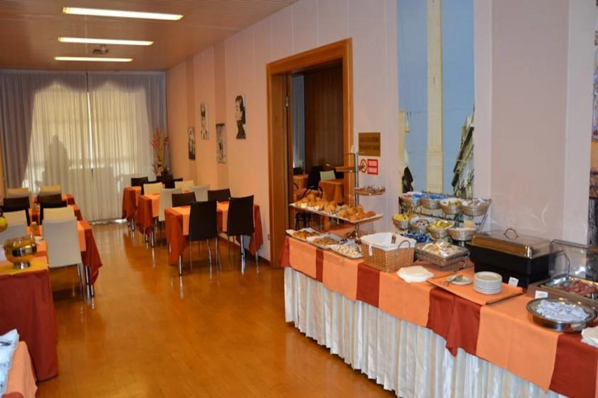 Отель Jr Hotels Gate 7 Bologna 