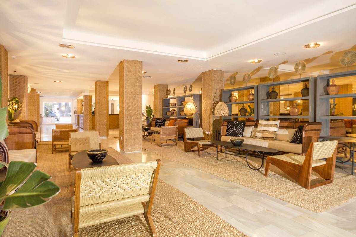 FERGUS Style Bahamas