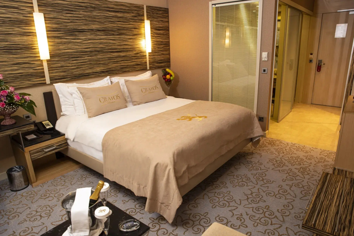 Cratos Premium Hotel & Casino