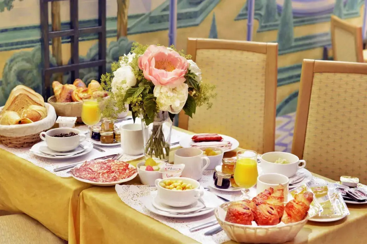 Hôtel Suites Unic Renoir Saint Germain