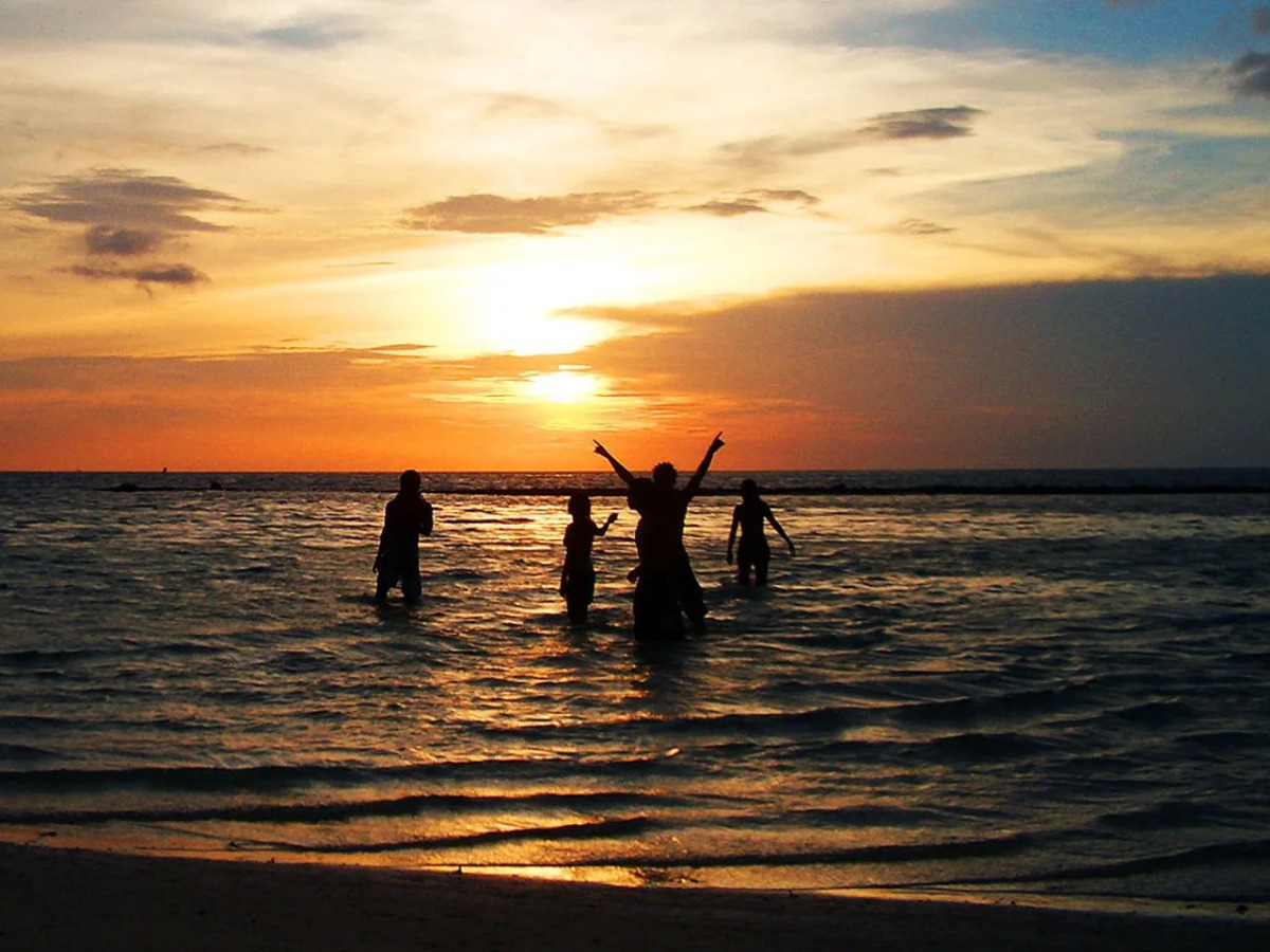 Shiralea Island Resort