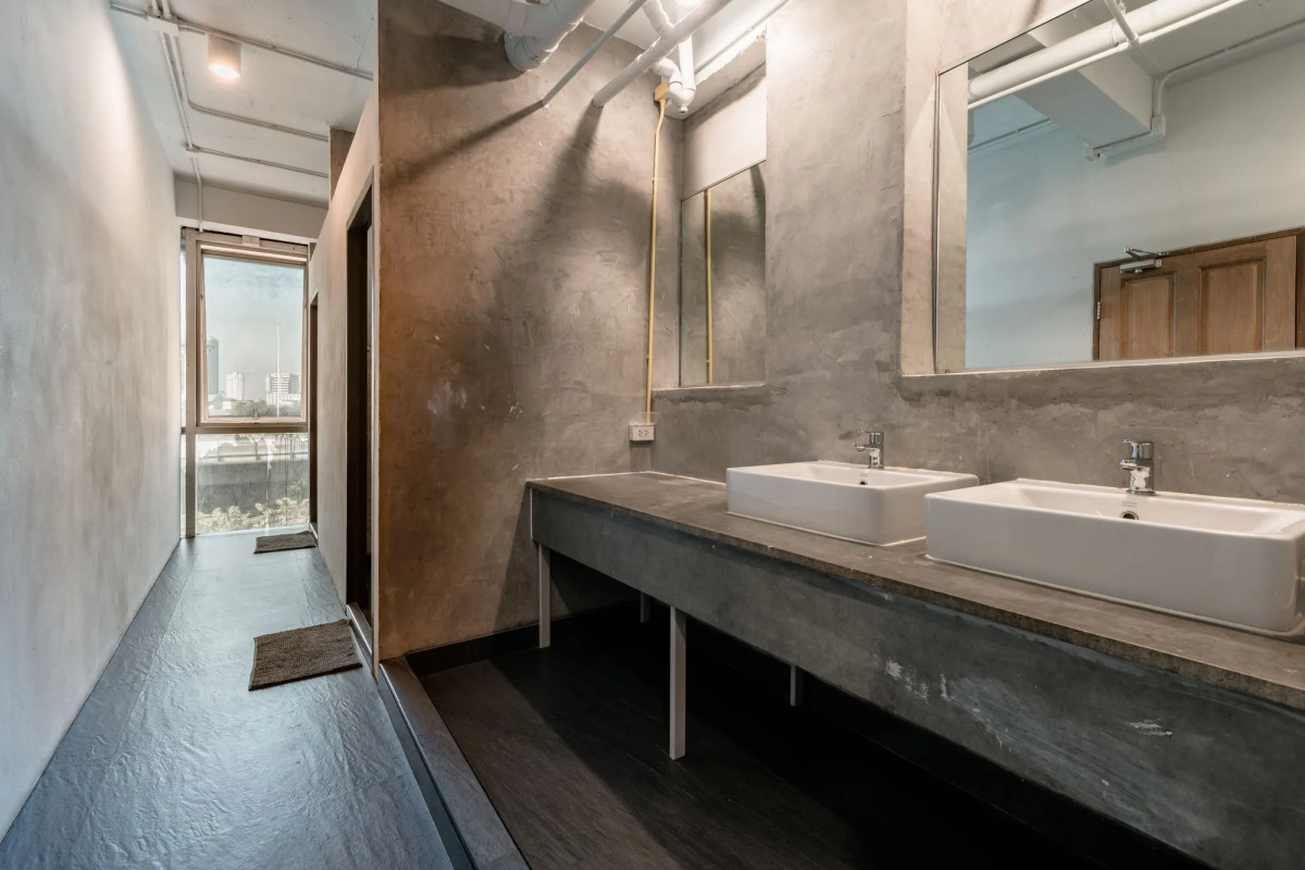 Good One Poshtel & Café Bar