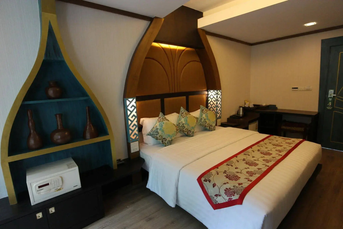 Phi Phi Nice Beach Hotel Hip