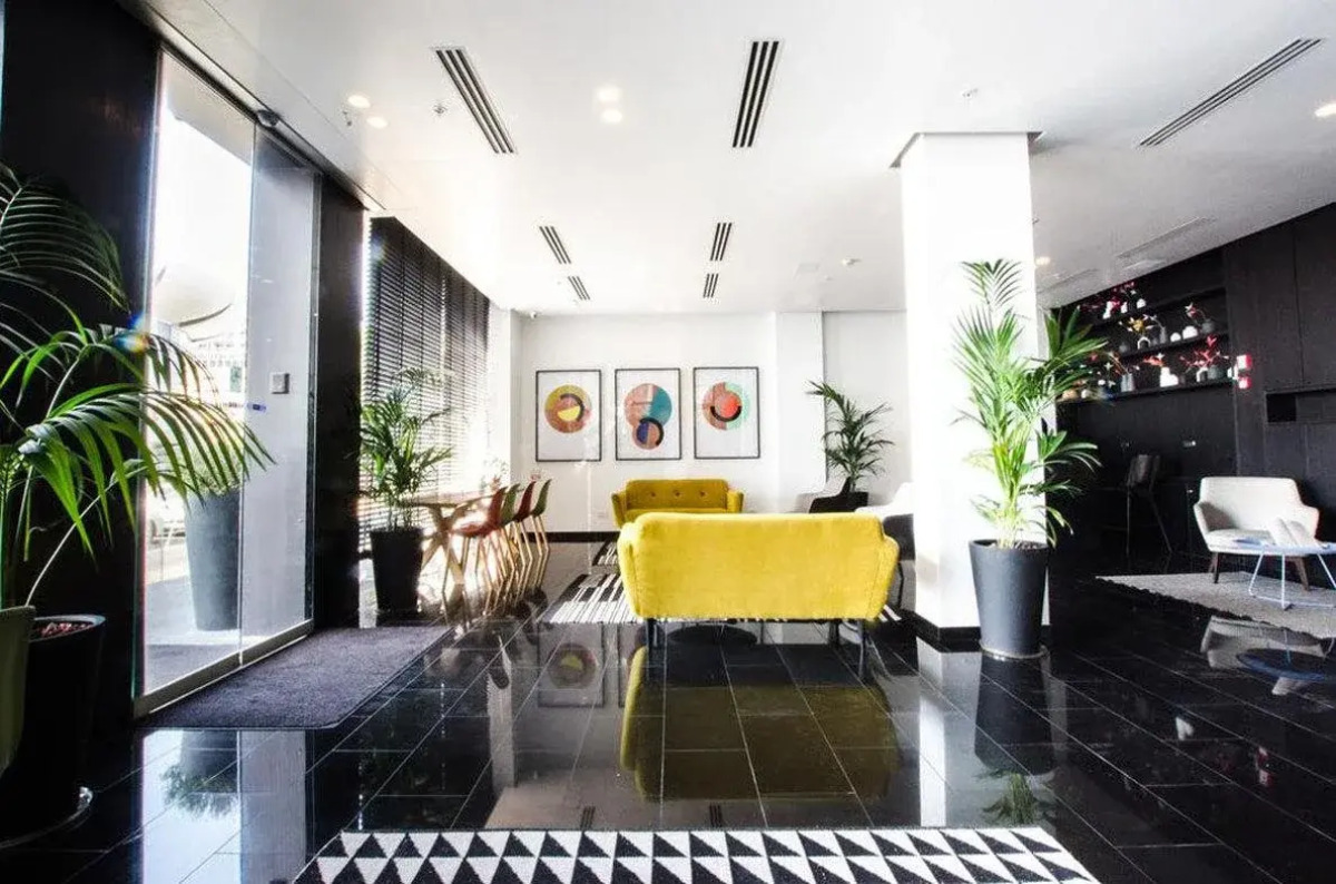 Sea Side by Zvieli Hotels