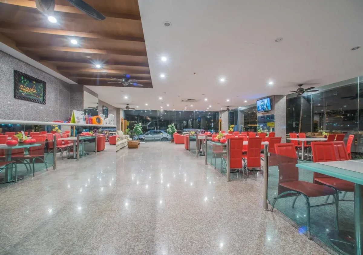 OYO 861 Patong Dynasty Hotel