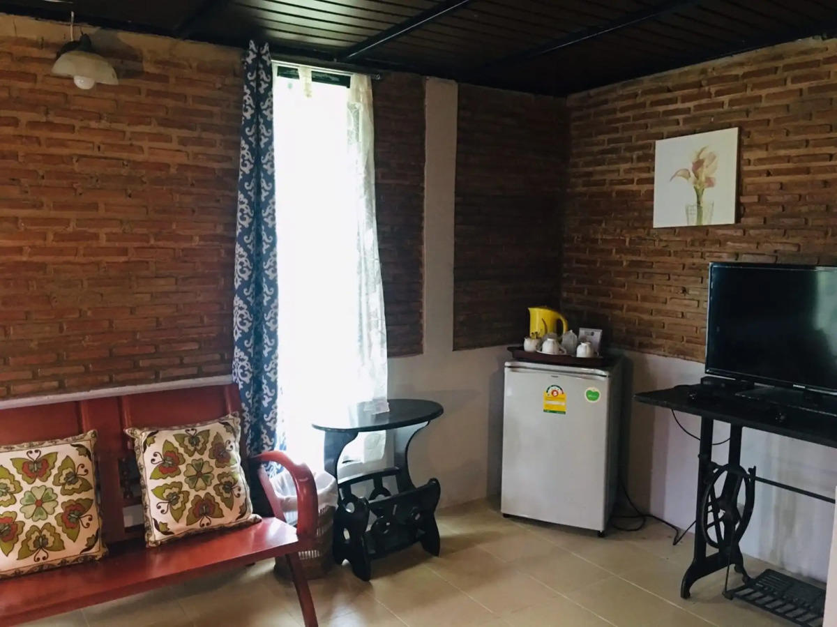 Kaengkrachan Boathouse Paradise Resort